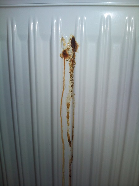radiateur chauffage acier perce rouille corrosion